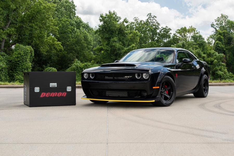  Dodge Challenger SRT Demon (LC, 0945 of 3300) 2018 года  (фото 1 из 109)